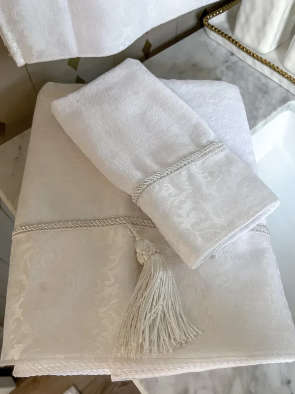 Inspire Me! Home Decor BATHROOM White Towel With Rope Detail (3 Sizes)