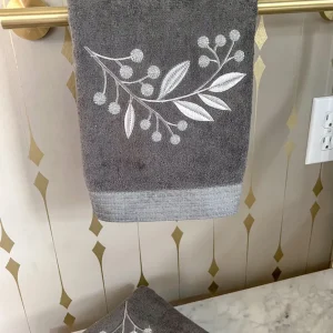 Inspire Me! Home Decor BATHROOM Granite Towel With Leaf & Vine Pattern (3 Sizes)