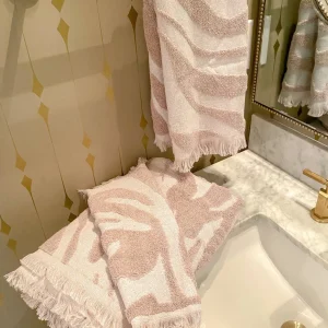 Inspire Me! Home Decor Blush Pink Heathered Stripe Towel (3 Sizes)