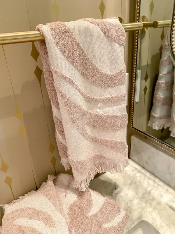 Inspire Me! Home Decor Blush Pink Heathered Stripe Towel (3 Sizes)