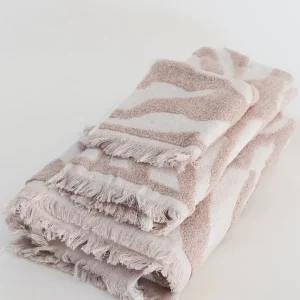 Inspire Me! Home Decor Blush Pink Heathered Stripe Towel (3 Sizes)