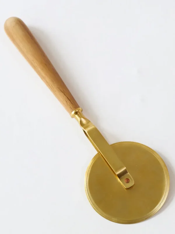 Inspire Me! Home Decor Gold Round Pizza Knife With Wood Handle