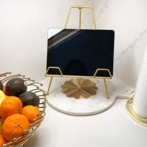 Inspire Me! Home Decor Gold Metal Easel