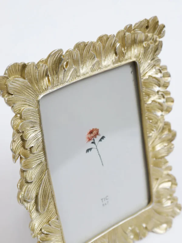 Inspire Me! Home Decor Gold Petal Details Picture Frame (2 Sizes) Picture Frames