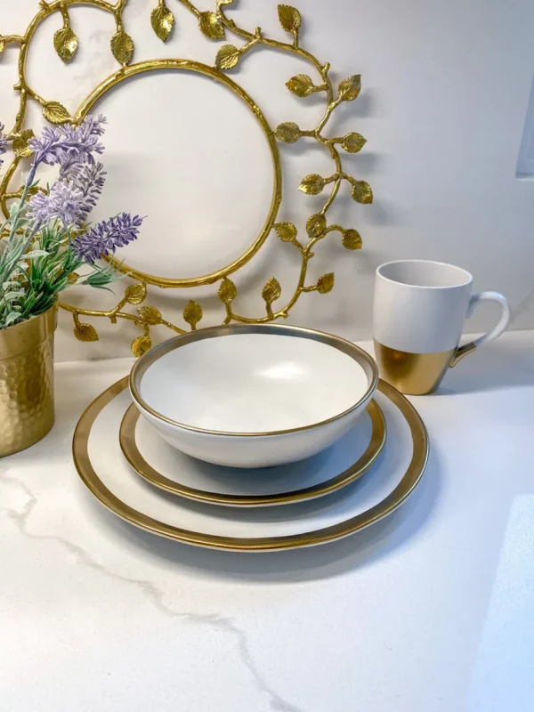 Inspire Me! Home Decor Gold And White 4 Piece Place Setting