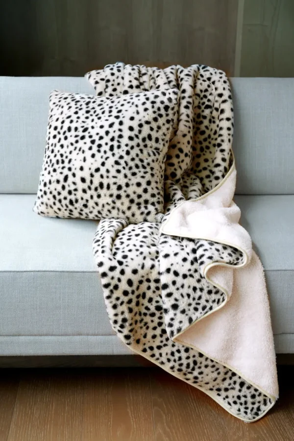 Inspire Me! Home Decor Leopard Faux Fur Cozy Throw